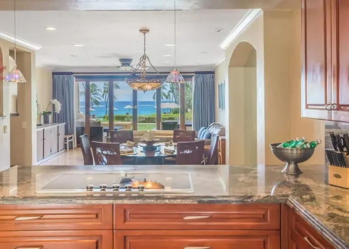 Chic With A Stylish Coastal Design In An Exclusive Community With Direct Access *